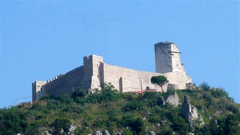 Cassino La Rocca Janula Inagibile Sopralluogo Dei Vigili Del Fuoco