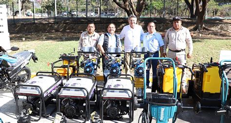 Carlos Morales Entreg Parque Vehicular Y Maquinaria Menor A Smapa