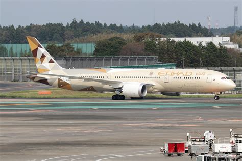 A Blu Boeing Dreamliner Etihad Airways Nrt Rj Flickr