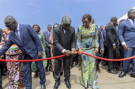 Côte Divoire Tunnel Du Rond Point De La Mairie Dabobo Ouvertes à La