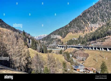 Brenner Südtirol Brennerautobahn Autobahn Wipptal Eisack Brücke