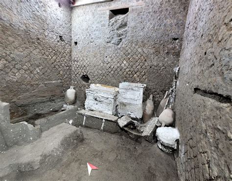 Major Discovery In Pompeii Slave Room Found