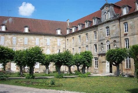 ANCIEN COUVENT DES CARMES LANGRES Haute Marne Attractivité