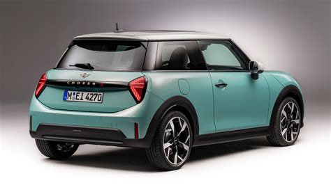 Представлен бензиновый Mini Cooper нового поколения — Авторевю