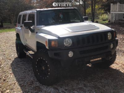 2008 Hummer H3 With 22x14 76 Fuel Forged Ff29 And 305 40R22 Nitto