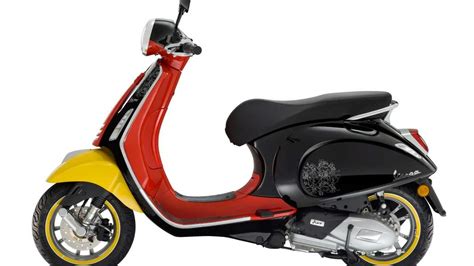 2023 Vespa Primavera 150 Disney Mickey Mouse Edition