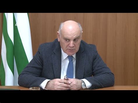 Президент Абхазии Аслан Бжания провел рабочее совещание по вопросам ...