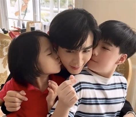 Pin By Theishjournal On Zeenunew Cute Gay Couples Gmmtv Actors Cute Gay