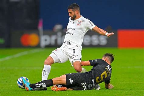 Corinthians perde no Equador e está eliminado na Libertadores