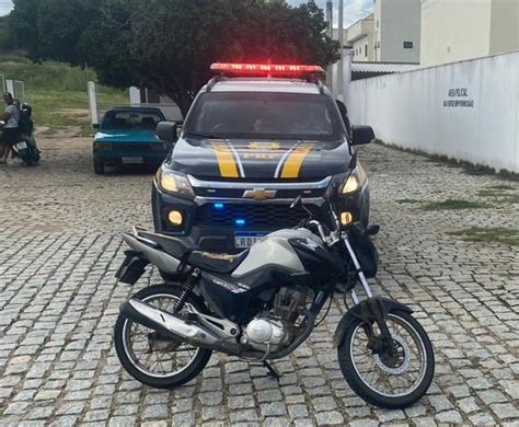 PRF recupera quatro veículos e uma arma de fogo em menos de 24 horas no