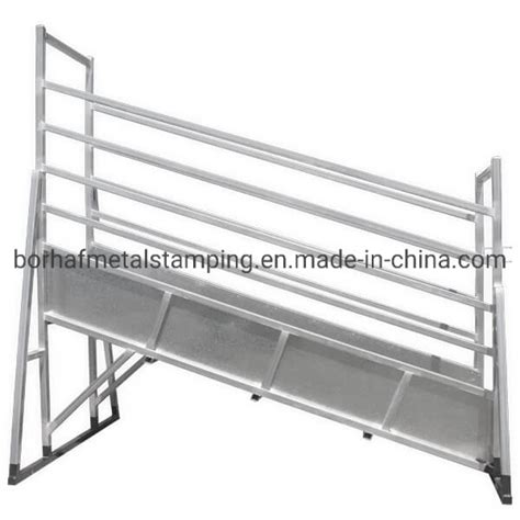 Australian Standard Galvanized Cattle Equipment Cattle Crush Head