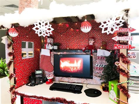 Magical Christmas Office Decorations For Every Workspace