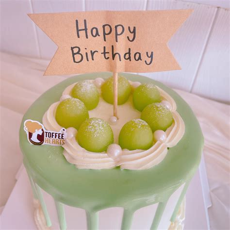 Green Grapes Toffee Hearts Confectionery