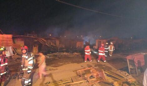 Carabayllo Reportan Incendio De Grandes Proporciones Que Consume Seis