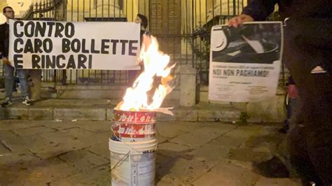 Fal Contro Il Carovita Bollette Bruciate Alla Zisa E All Olivella