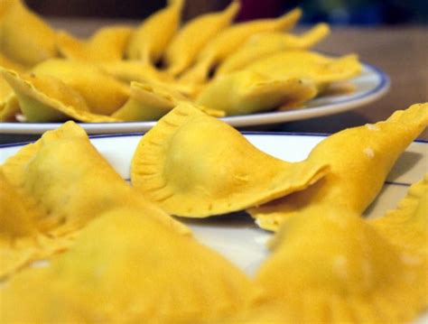 Birnen Ziegenk Se Ravioli Mit Salbei Knoblauch Butter Rezept Kochbar De