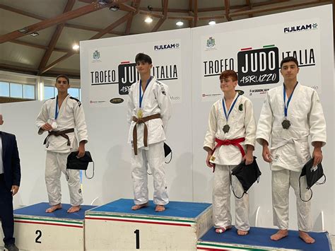 La società Judo Sanremo Kumiai si classifica al primo posto al trofeo