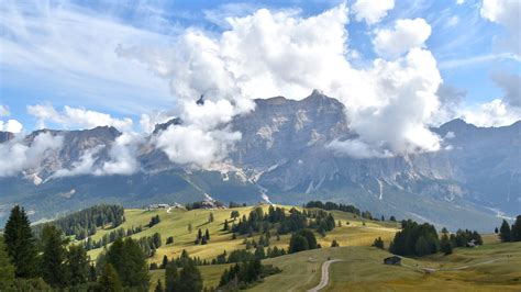 Alta Badia 10 Escursioni Da Non Perdere