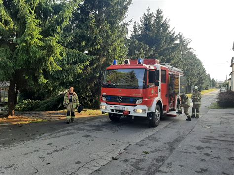 FOTO Olujno Nevrijeme Poharalo Bjelovar Vatrogasci Imaju Pune Ruke