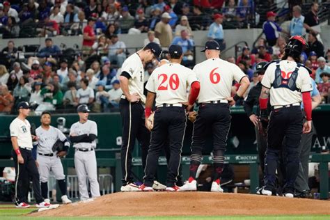 Jacob deGrom, Texas Rangers Ace, Leaves Game vs. New York Yankees ...