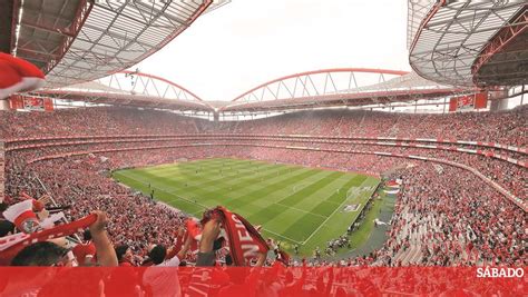 Benfica Sporting de Braga e Paços de Ferreira jogo à porta fechada