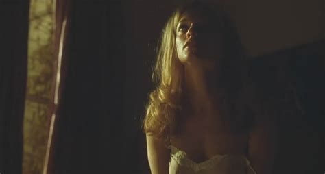 Naked Heather Graham In Killing Me Softly