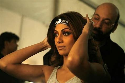 10 Best Inspiring Makeup Tips From Mickey Contractor Makeup Tips