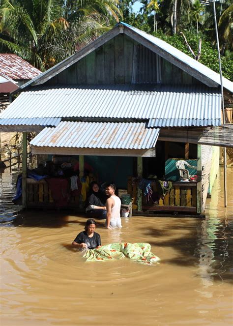 Les inondations en Indonésie et au Timor oriental font plus de 110