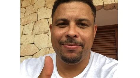 Ronaldo Fenômeno aparece ao lado das filhas e fãs ficam impressionados