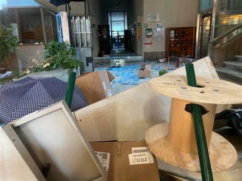 Scuola Di Pisa Devastata Dai Vandali Il Da Vinci Fascetti Torna In Dad