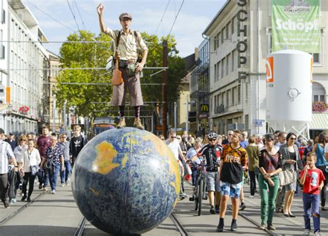 Karlsruher Innenstadt feiert dezentral und draußen Region im Blick