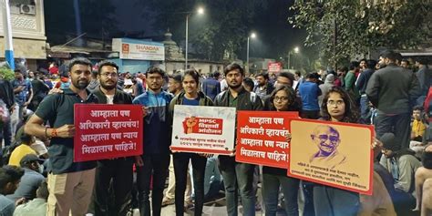 Maharashtra Mpsc Aspirants Protest Seek Implementation Of Descriptive