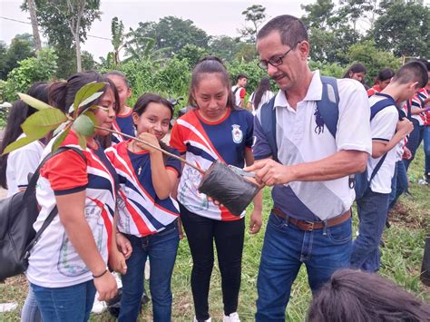 Plantan árboles Para Mejorar El Medioambiente En San Martín Zapotitlán Retalhuleu Ministerio