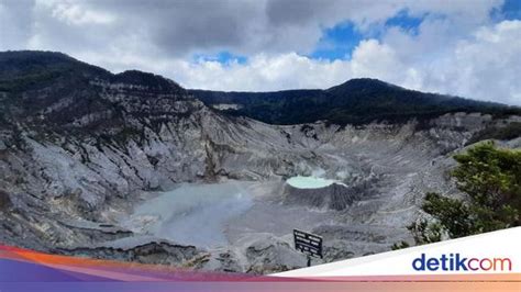 Gunung Tangkuban Parahu Dengan 13 Kawah Eksotis