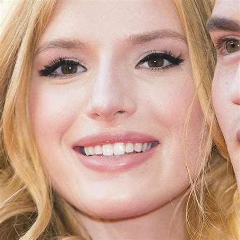 Bella Thorne Makeup Black Eyeshadow And Bubblegum Pink Lipstick Steal