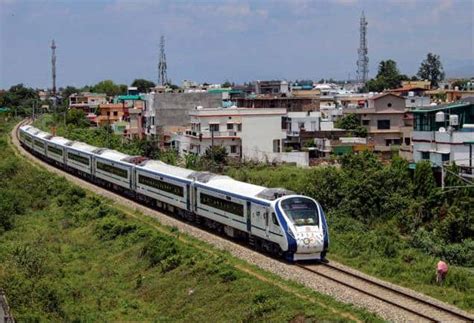 Delhi Dehradun Vande Bharat Express उत्तराखंड को मिली अपनी पहली वंदे