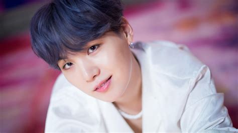 Bts Boy With Luv Wallpapers Wallpaper Cave