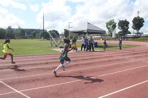 Zona Rural Manaus Faz Seletiva De Atletismo E Jogo De Queimada