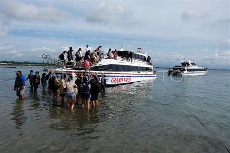 PENINGKATAN ARUS WISATA KE PULAU NUSA PENIDA ANTARA Foto