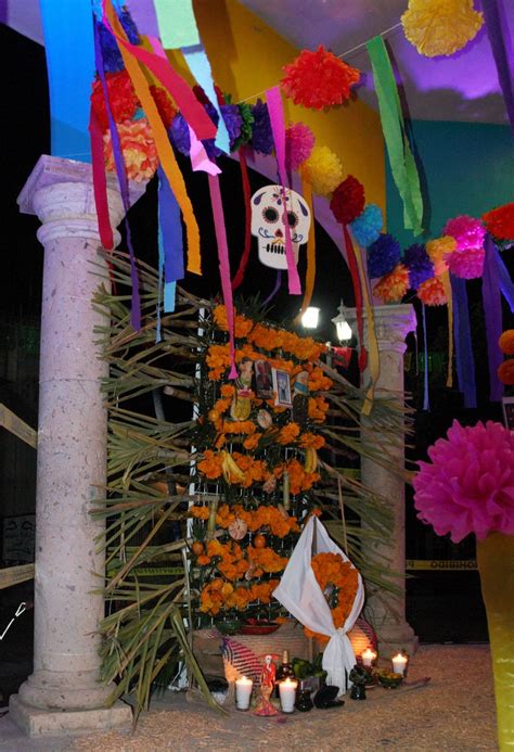 Los Ayala Festeja El D A De Muertos Con Altar Comunitario Hoteles De