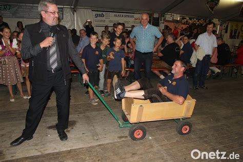 Kirchweih in Wernberg Köblitz Kirwa Gaudi mit Pfarrer Onetz