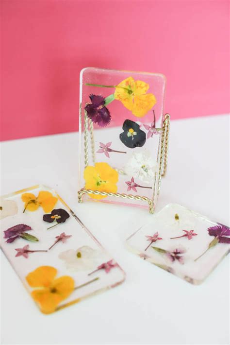 The Best Tutorials To Preserve Flowers And Plants In Resin Resin Crafts Blog