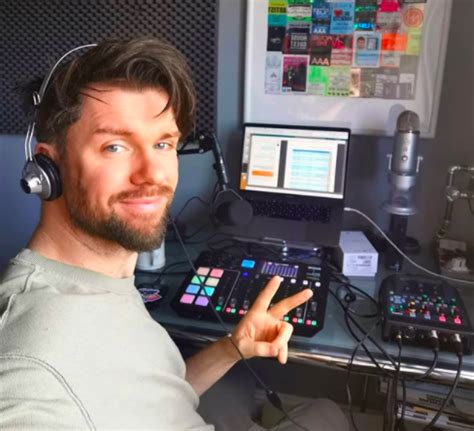 Eoghan McDermott rubbishes rumours about leaving 2FM - VIP Magazine