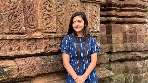 UPSC Success Story Of IAS Officer Srushti Jayant Deshmukh Topper Of