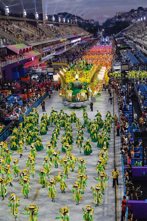 Carnaval Desfile Da S Rie Ouro Do Rj E Grupo Especial De Sp