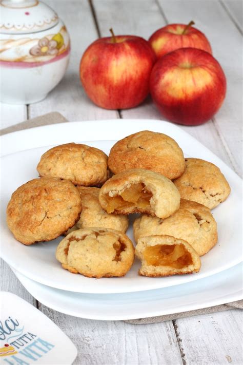 Biscotti Cuor Di Mela Ricetta Biscotti Ripieni Di Mele Biscotti Di