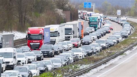 Verkehr An Pfingsten In Niedersachsen ADAC Warnt Vor Massiven Staus