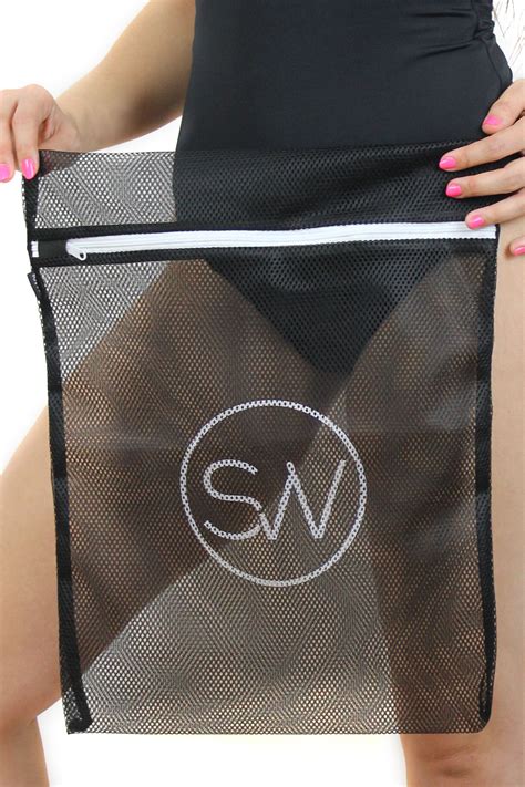 Set of 2 Mesh Laundry Bags – Savvi Wear