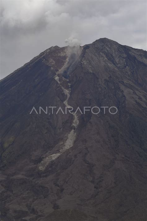 Aktivitas Gunung Semeru Antara Foto