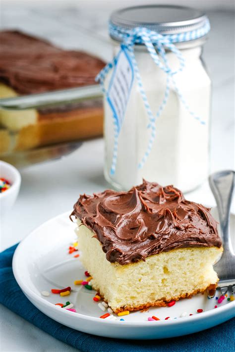 How To Make Easy Homemade Cake Mix From Scratch Flour On My Fingers